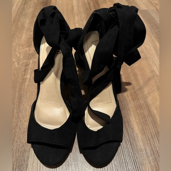 Lulu’s Black Strappy Women's Heels - Picture 6 of 10